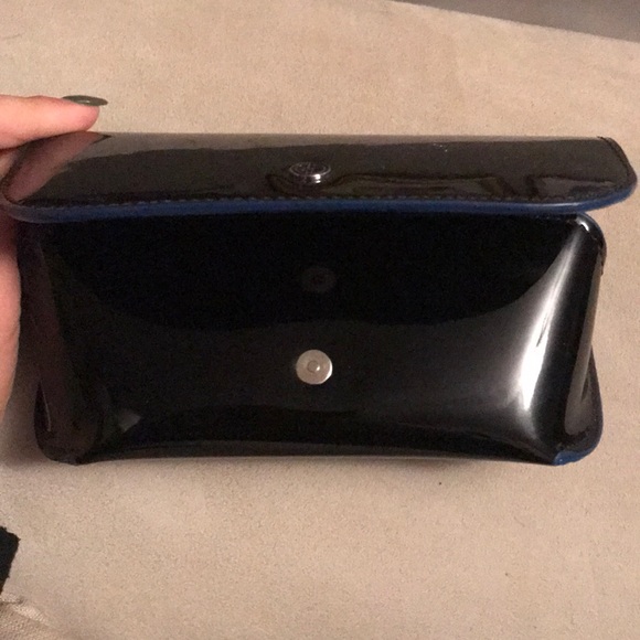 🔺S A L E🔺Giorgio Armani Glasses Case - Picture 3 of 3